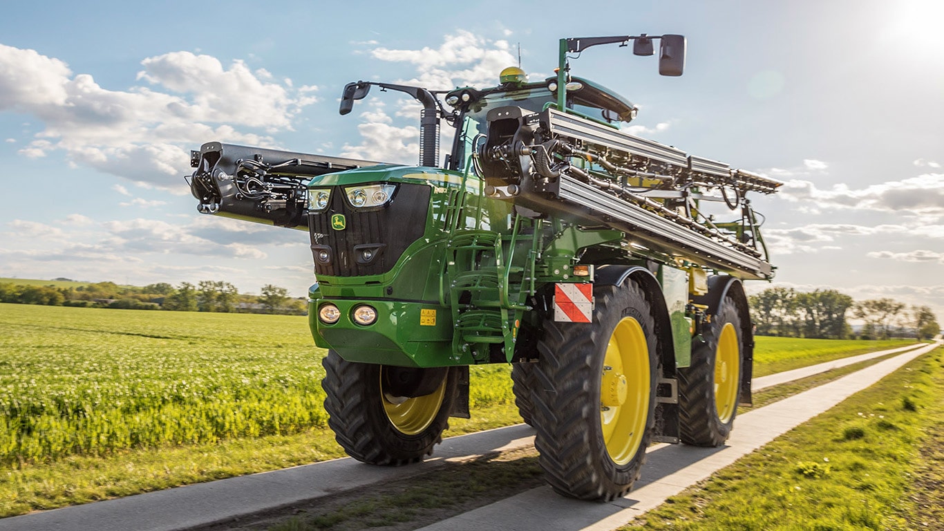 Самоходные машины е. Опрыскиватель John Deere 4150i. Опрыскиватель John Deere r4150i. John Deere 4040 опрыскиватель. Опрыскиватель Джон Дир r4050i.