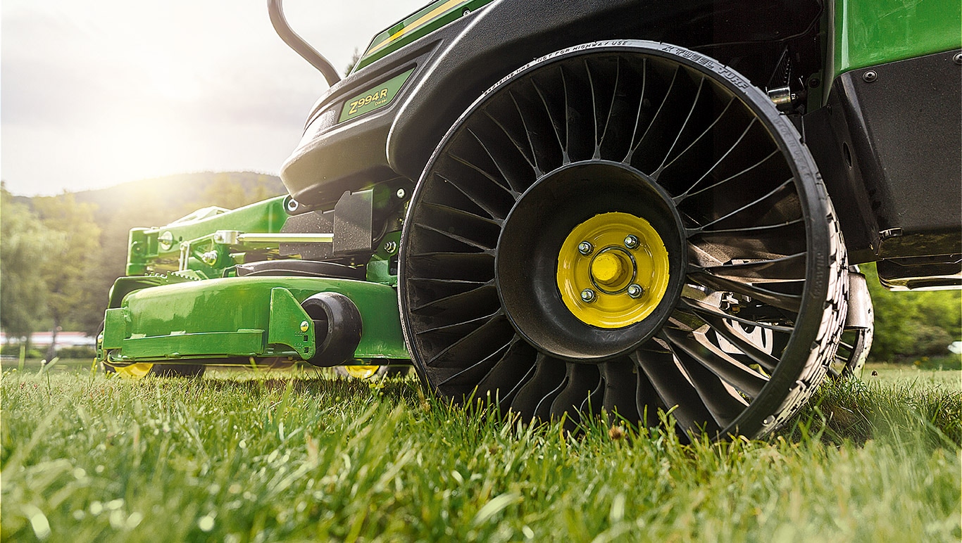 Scopri gli pneumatici radiali airless Michelin X Tweel Turf