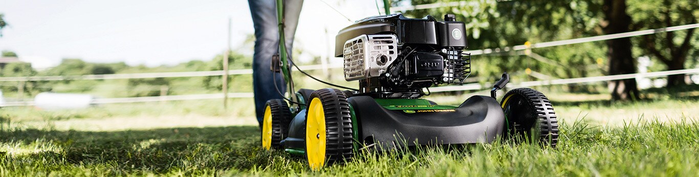Disponibile sulla maggior parte dei tosaerba John Deere. Il kit mulching opzionale è compatibile con la maggior parte dei tosaerba a spinta
