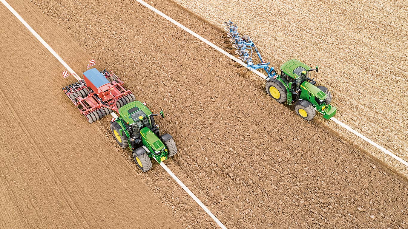 John Deere Active Implement Guidance™ integrato nel trattore